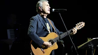 Το πιο πολυσυζητημένο πρόσωπο των ημερών αψήφισε τα σχόλια και πήγε σε παρουσίαση βιβλίου