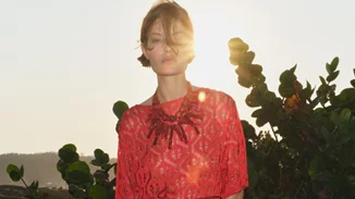 Αυτό είναι το ολόσωμο μαγιό από Zara που μπορείς να φορέσεις άνετα και εκτός παραλίας