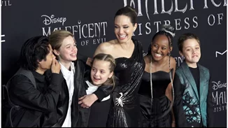 Zahara Jolie-Pitt | Η εμφάνιση στο κόκκινο χαλί με το φόρεμα που είχε φορέσει η Angelina Jolie στα Όσκαρ