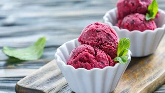 Το πιο νόστιμο παγωτό που έχεις φάει με 3 υλικά | Χωρίς ζάχαρη και κρέμα γάλακτος