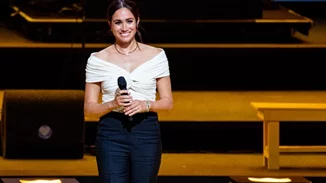 Παρά τα αρνητικά σχόλια, το podcast της Meghan Markle "σαρώνει"