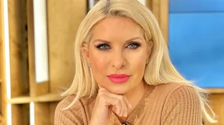 Ελένη Μενεγάκη: "Προσπαθώ να είμαι μαζεμένη με τα παιδιά γιατί... καταλαβαίνω"