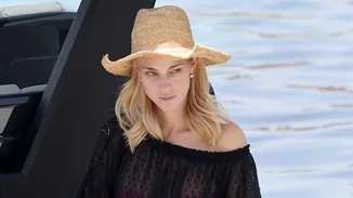 Ζηλέψαμε τη θέα στη Μύκονο που έχει το υπνοδωμάτιο της Δούκισσας Νομικού και του Δημήτρη Θεοδωρίδη