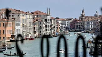 Πωλήθηκε το "καταραμένο μέγαρο" της Βενετίας "Κα Ντάριο"