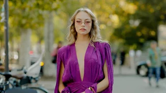 Τα στιλιστικά λάθη που πρέπει να αποφύγεις όταν φοράς χρωματιστά παντελόνια