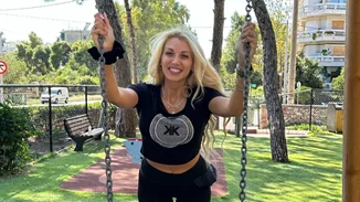 Η Κωνσταντίνα Σπυροπούλου είναι μία ευτυχισμένη μαμά | Με τον γιο της, Βλάση στις κούνιες