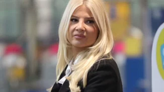 Φαίη Σκορδά | Οικογενειακή εμφάνιση με τους γιους της και τη μητέρα της Εύα - Δείτε πόσο έχει ψηλώσει ο Γιάννης