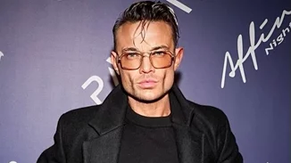 Δημήτρης Γιαννέτος | Ο Έλληνας hairstylist των stars του Hollywood έκανε πρόταση γάμου στο σύντροφό του