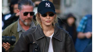Η Gigi Hadid με το leather jacket από τη Mango που είναι απαραίτητο για το φθινόπωρο