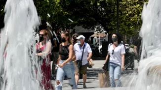 Καιρός | Τους 38 βαθμούς θα αγγίξει ο υδράργυρος - Ανεμοι έως 7 μποφόρ