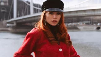 Η Έβελυν Καζαντζόγλου στο Missbloom | Τι φορά όταν θέλει να νιώσει αυτοπεποίθηση;