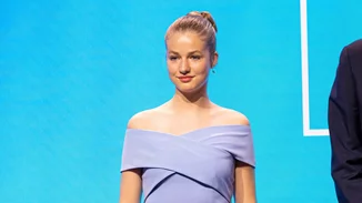 Οι πρώτες φωτογραφίες της πριγκίπισσας Leonor της Ισπανίας με τη στρατιωτική της στολή