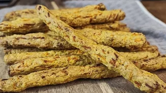 Τα πιο τραγανά κριτσίνια καρότου με βρώμη και ακόμα 3 υλικά