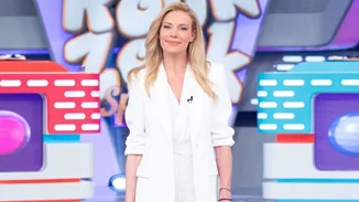 Αναρωτιέσαι τι θα φορέσεις στην Ανάσταση; Το κοστούμι της Ζέτας Μακρυπούλια θα σε ενθουσιάσει