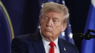 Νέοι αμερικανικοί δασμοί στις εισαγωγές φαρμάκων, φορτηγών και επίπλων