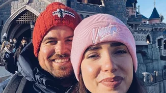 Νικόλας Ράπτης | Έτσι έκανε πρόταση γάμου στη σύντροφό του στην Disneyland (βίντεο)