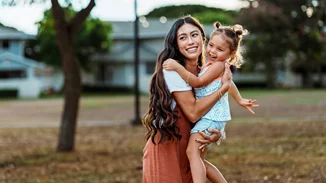 "Πετυχημένη μάνα είναι εκείνη που κάνει το παιδί της τόσο ανεξάρτητο που να μην χρειάζεται να της τηλεφωνήσει τα Χριστούγεννα"