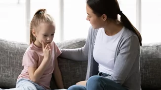 "Είμαι χαζή!" | Γιατί αν απαντήσουμε "όχι είσαι πανέξυπνη" δεν έχουμε καταφέρει τίποτα;