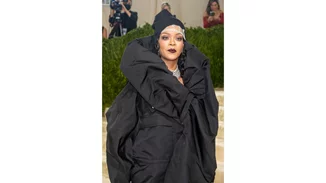 Rihanna | Η εμφάνιση στο after party του Met Gala με κοσμήματα Έλληνα σχεδιαστή