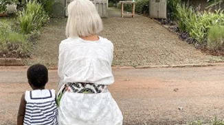 Χριστίνα Κοντοβά | Πάσχα στην Ουγκάντα μαζί με την κόρη της, Ada