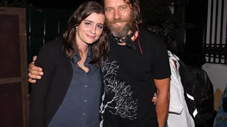 Μαρία Κίτσου - Γιάννης Στάνκογλου: Διαβάζουν επί σκηνής την επιστολή του ΣΕΗ για την αποφυλάκιση Λιγνάδη και το κοινό ξεσπά σε χειροκροτήματα