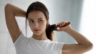 8 (αθώες) συνήθειες που μπορούν να καταστρέψουν τα μαλλιά σου