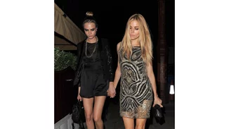 Είναι η Sienna Miller και η Cara Delevingne κάτι παραπάνω από φίλες;