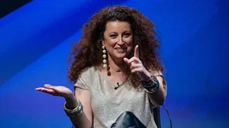 Κατερίνα Βρανά | "Με το stand up ανακαλύπτω καινούργια πράγματα στην κωμωδία και τον εαυτό μου"