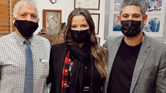 Εριέττα Κούρκουλου | H δημόσια στήριξη στον γιατρό που βρίσκεται πίσω από το επίμαχο σποτ για το Συνέδριο Γονιμότητας