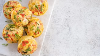 "Muffins" ομελέτας με 3 μόνο υλικά