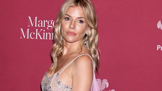 Η Sienna Miller ξεσπά για όσους κρίνουν τη διαφορά ηλικίας με τον σύντροφό της και την εγκυμοσύνη
