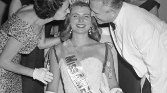 Marilyn Van Derbur | Η μόνη Miss America στην ιστορία που δημοπρατεί το στέμμα της