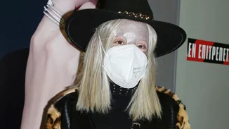 Ιωάννα Παλιοσπύρου | Η κομψή της εμφάνιση στο θέατρο με animal print παλτό