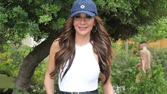 Ευρύχωρο και ευήλιο | Η Δέσποινα Βανδή μας δείχνει το σαλόνι του νέου της σπιτιού