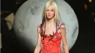 Πωλούνται σε δημοπρασία 80 δημιουργίες του Καρλ Λάγκερφελντ για τον Chloé