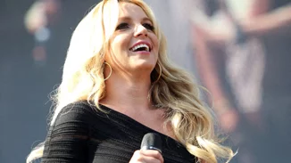 Το girly hair look της Britney Spears