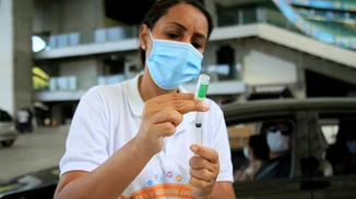 Τι συμβαίνει με το εμβόλιο της AstraZeneca | Συνεδριάζει η Επιτροπή Εμβολιασμών