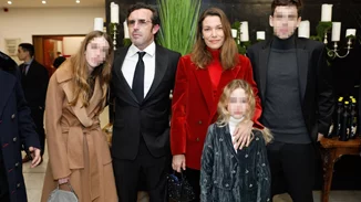 Μία όμορφη οικογένεια | O Ηλίας Κρασσάς με τη Βίκυ Καγιά, τη Μπιάνκα και τα δύο μεγαλύτερα παιδιά του