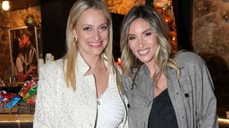 Η κοινή εμφάνιση της Αθηνάς Οικονομάκου και της Λένας Δροσάκη με το ίδιο trend στο σύνολο τους