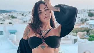 Η Ευρυδίκη Βαλαβάνη μάς δείχνει την πιο cozy και minimal γωνιά του σαλονιού της