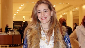 Είσαι καλεσμένη σε φθινοπωρινό γάμο; Η Νατάσσα Μποφίλιου σου προτείνει το ιδανικό look