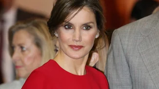 Η βασίλισσα Letizia με το ιδανικό Massimo Dutti φόρεμα για τις γιορτές