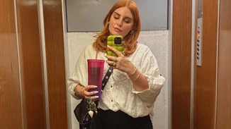 Η Εβελίνα Νικόλιζα με το φόρεμα στο πιο girly μοτίβο του καλοκαιριού