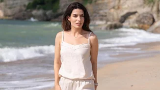 Τόνια Σωτηροπούλου| Το top που προτιμάει για stylish πρωινές και βραδινές εμφανίσεις