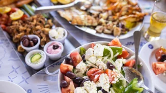 Επτά χορταστικές σαλάτες για κυρίως γεύμα από τη διατροφολόγο