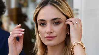 Nail Tints | Η νέα τάση νυχιών που έχουν λατρέψει οι manicurists