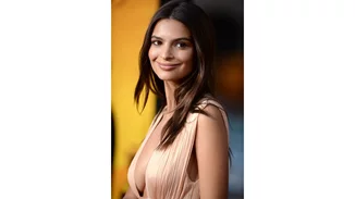 Emily Ratajkowski | Η φωτογραφία με τον γιο της και το σχόλιο για τον θηλασμό