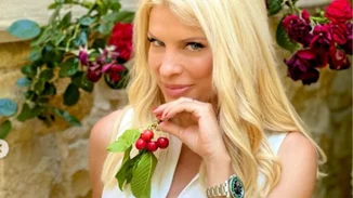 Ελένη Μενεγάκη | Δηλώνει περήφανη παραγωγός κερασιών