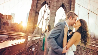 6 διάσημες γυναίκες που έκαναν πρόταση γάμου στους συντρόφους τους