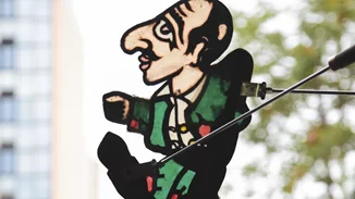 Ο Καραγκιόζης ανοίγει το Paraga στον Νέο Κόσμο